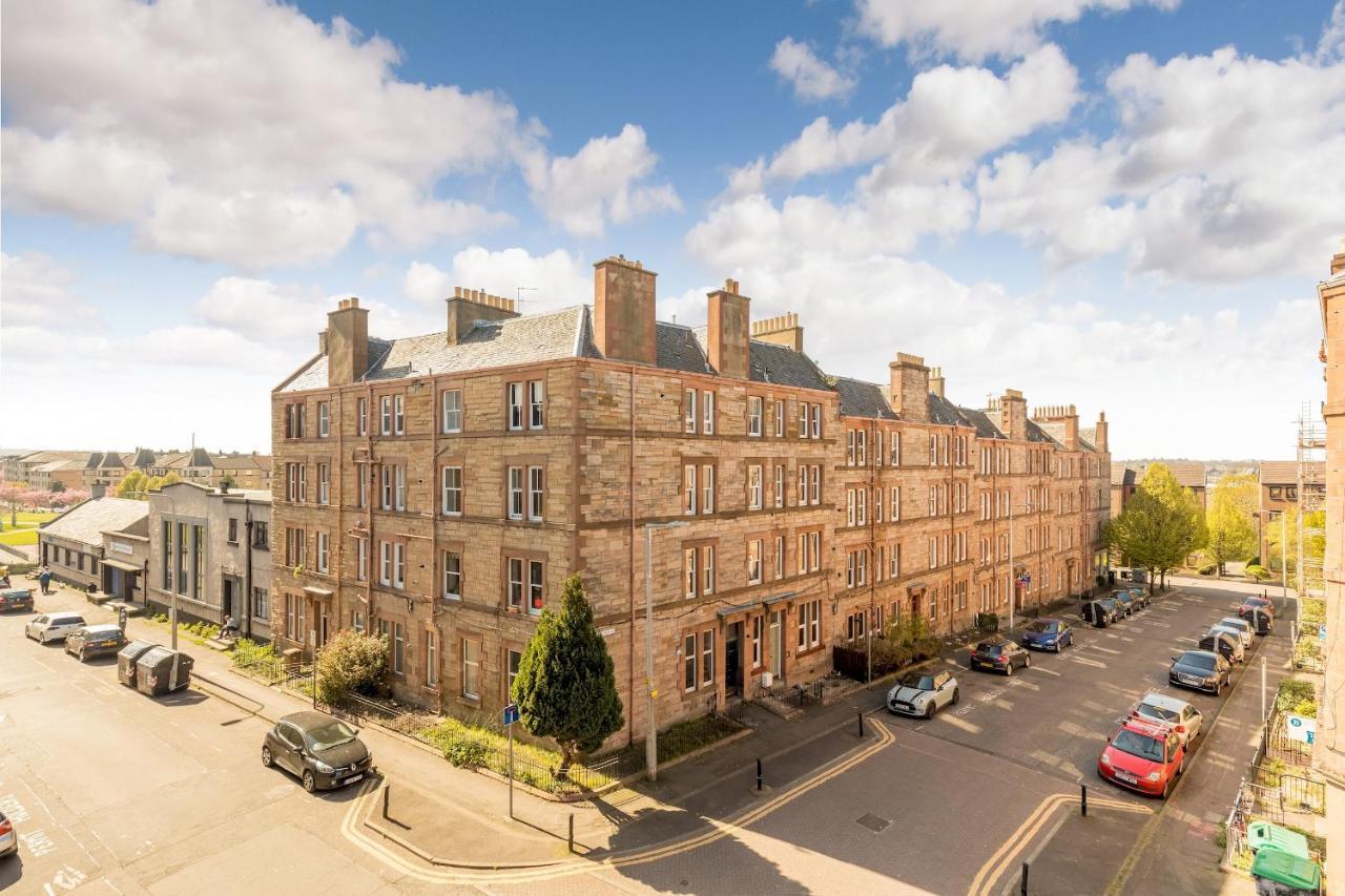 Pass The Keys Stunning 3 Bed Loft Style Apt With Free Parking EDI Exterior foto