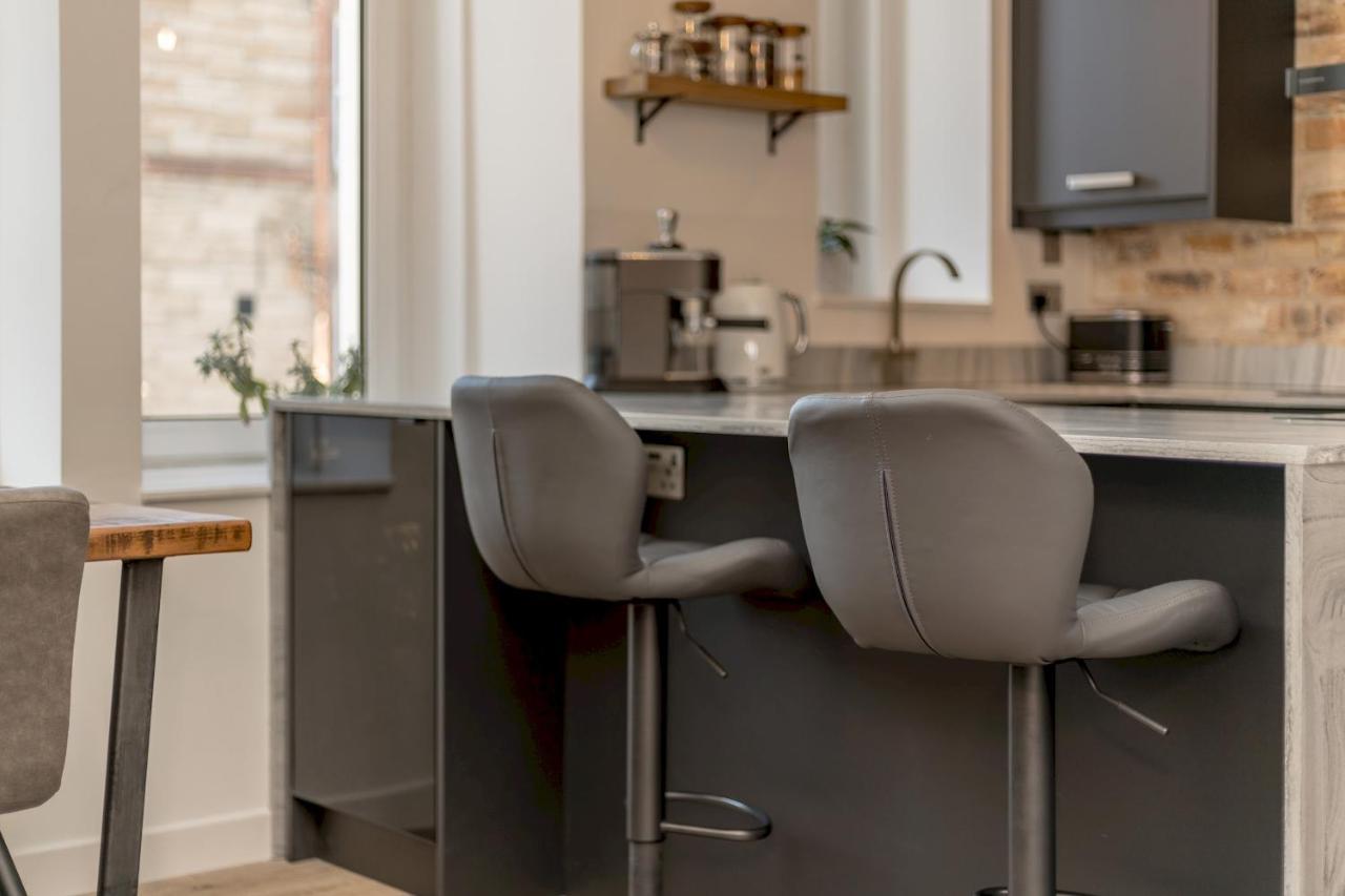 Pass The Keys Stunning 3 Bed Loft Style Apt With Free Parking EDI Exterior foto